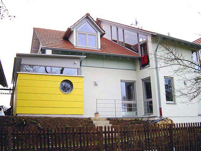 Familienhaus Sideview